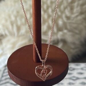 Infuseu‎ Rose Gold Initial Q Heart Pendant Necklace with Crystals